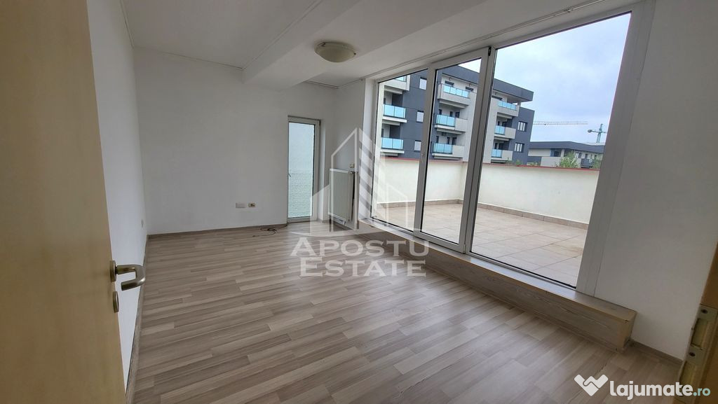 Apartament cu 3 camere,nemobilat,Calea Lipovei
