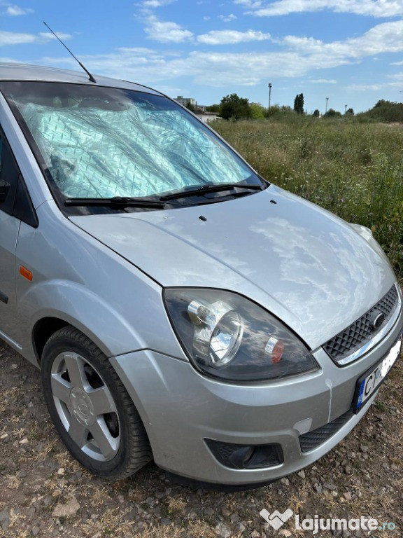 Vand Ford Fiesta 2008, 1.4 Benzina