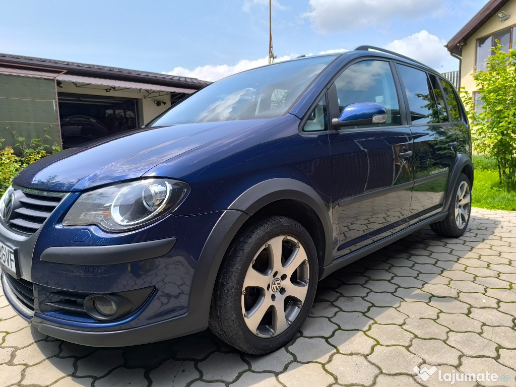 Volkswagen Cross Touran