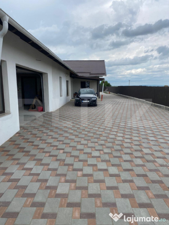 Casa individuala 128 mp + 1000mp/teren, zona Dumbraveni
