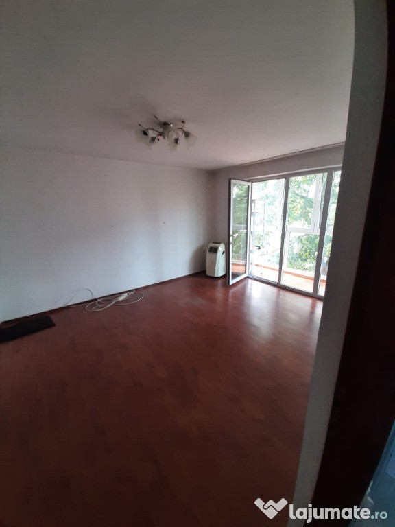 Vand apartament 2 camere
