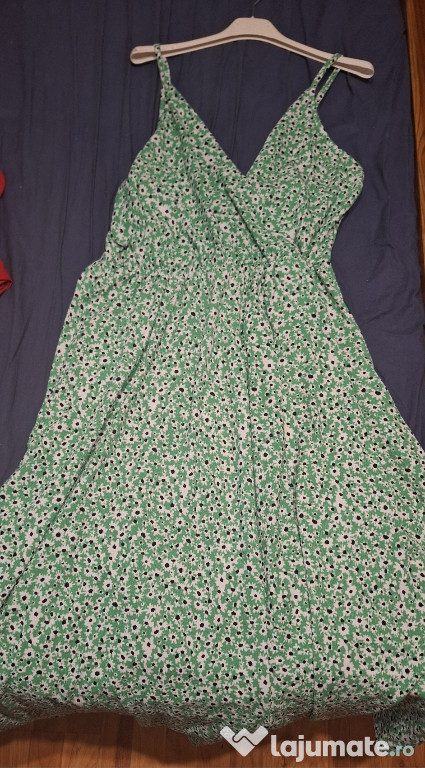 Rochie verde cu buline