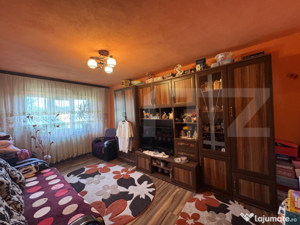 Apartament 3 camere decomandat, zona Mall