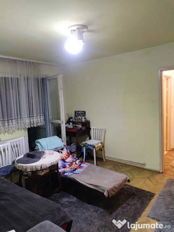 Apartament 2 camere, semidecomandat - zona Astra