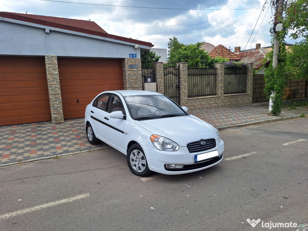 HYUNDAI ACCENT - 2010 - STARE IMPECABILĂ - full Opțion -142.000km