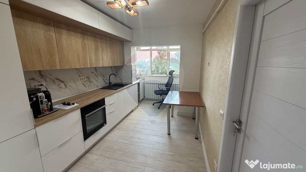 Apartament 3 camere + loc de parcare