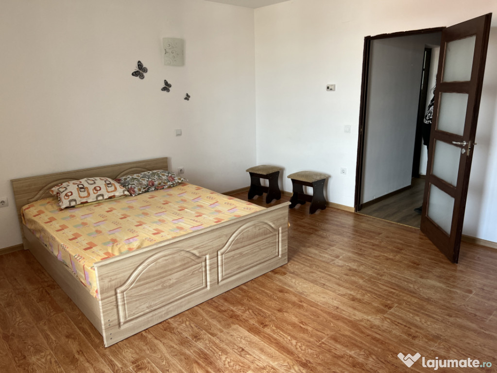 Apartame3 camere cu 2 baii, balcon cu factura