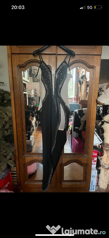 Rochie eleganta cu strasuri