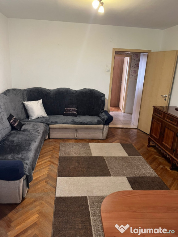 Apartament 3 camere, decomandat de 70 mp zona Calea Bucurest