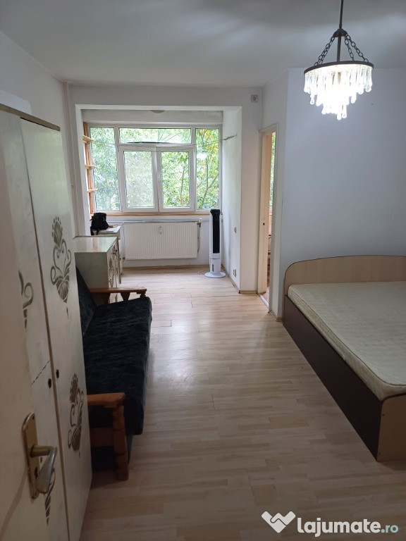 Garsonieră Berceni,Turnu Măgurele