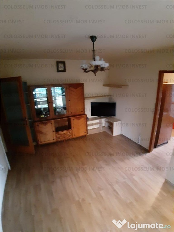 Apartament 3 camere, decomandat - zona Calea Bucuresti