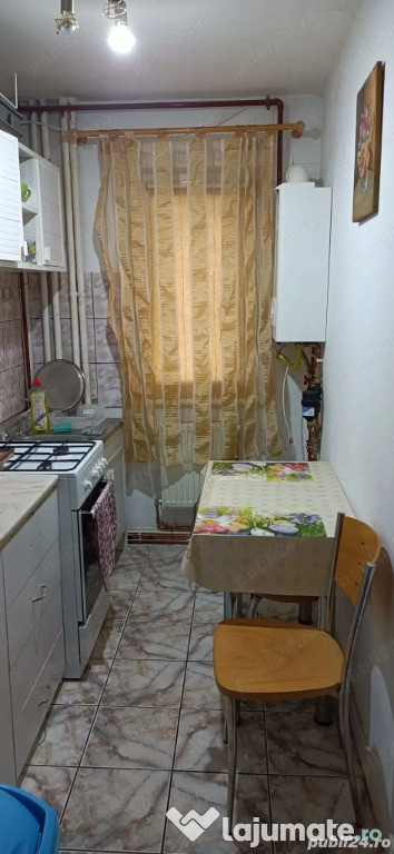 Apartament 2 camere zona Boul Rosu