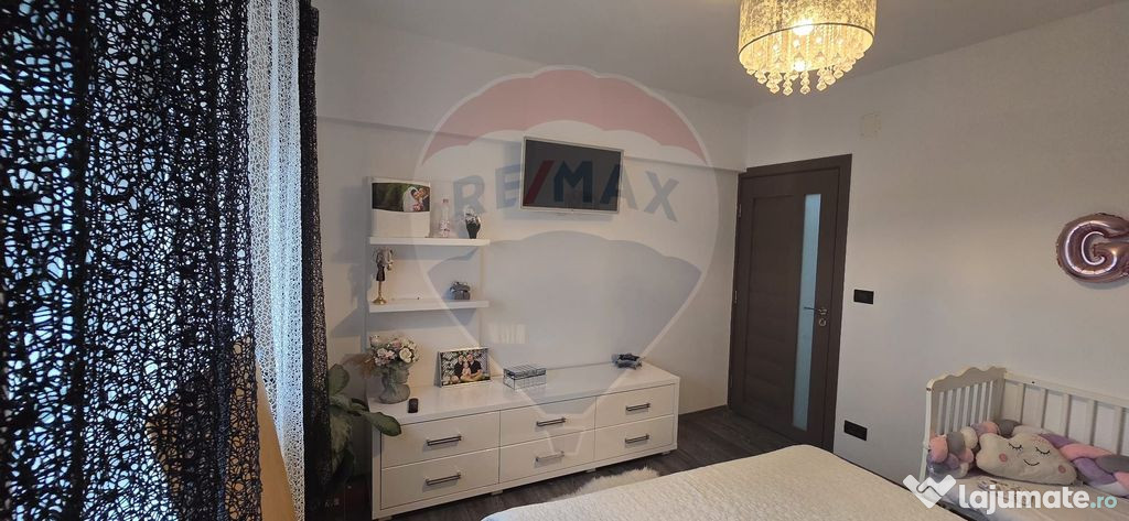 Apartament Central cu 4 Camere în Chișineu-Criș
