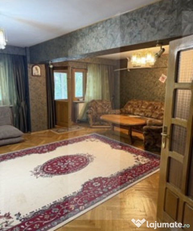 Apartament 3 camere decomandat zona ultracentrală