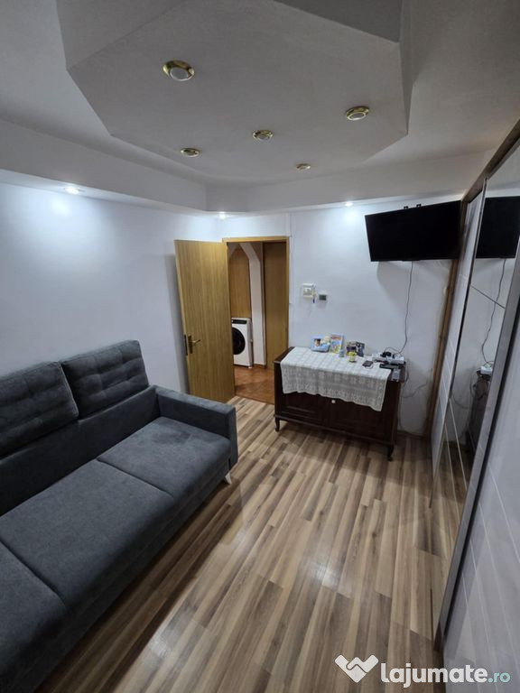 Apartament 3 camere decomandat Aparatorii Patriei / centrala