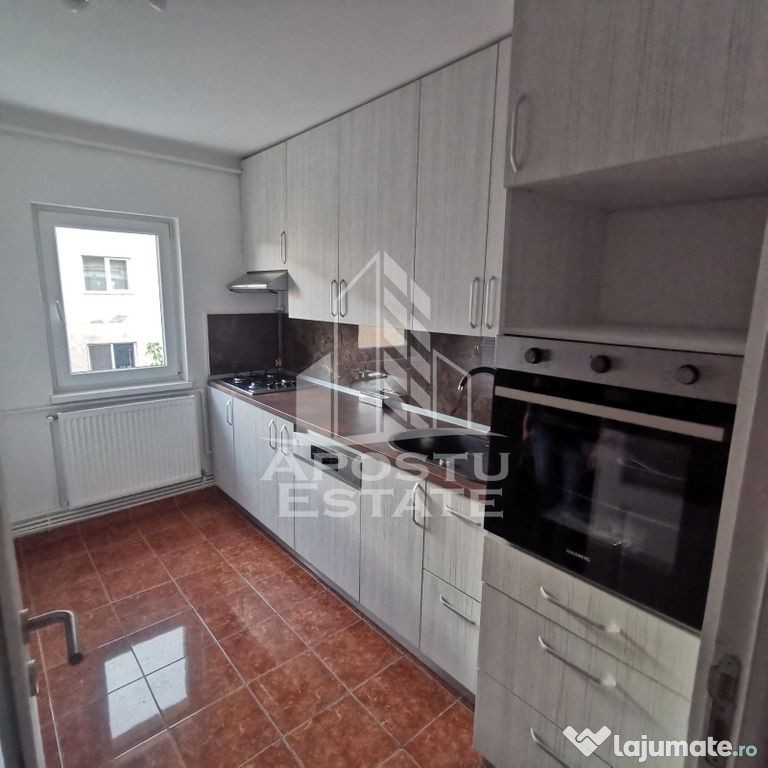 Apartament cu 3 camere, 2balcoane,2 bai, complex, central...
