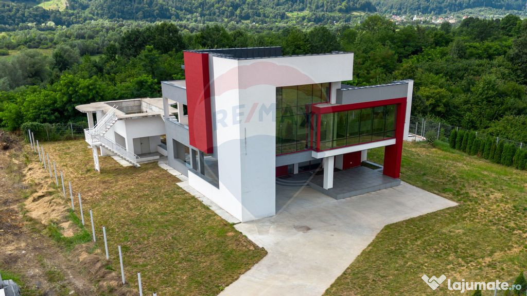 Casă / Vilă cu 5 camere de vânzare