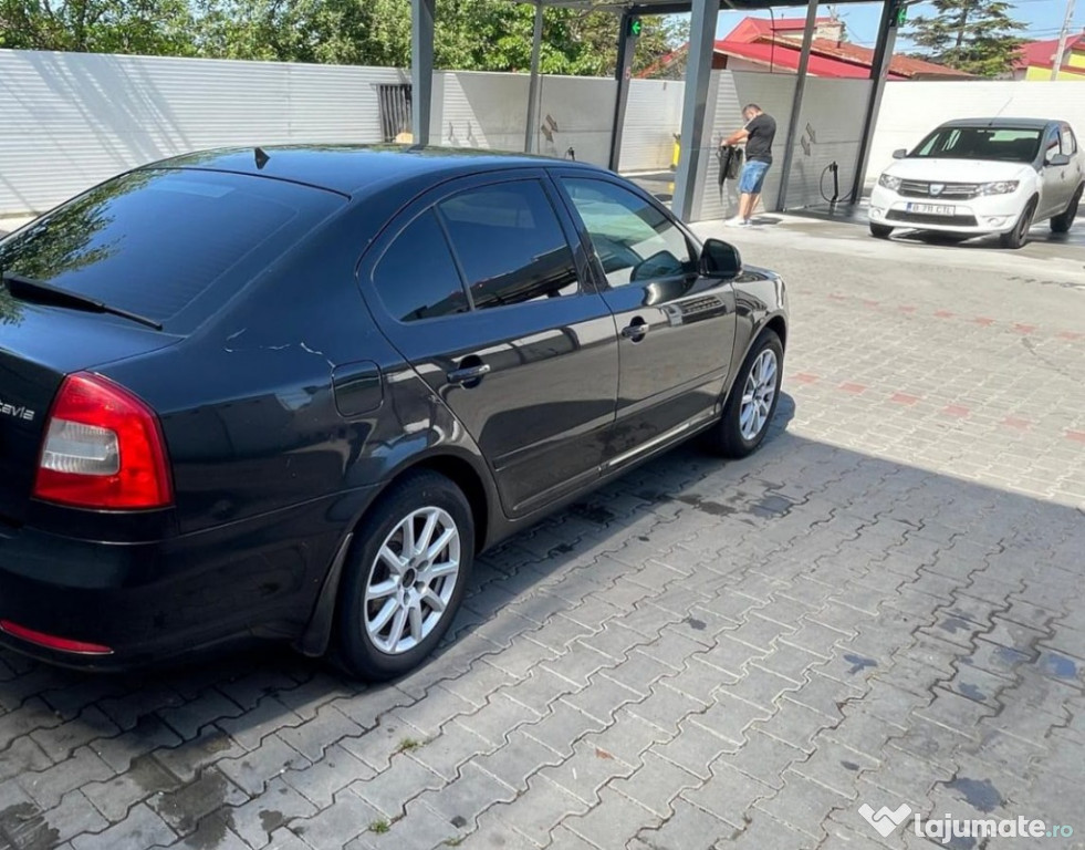 Vand Skoda Octavia 2010 stare buna km putini