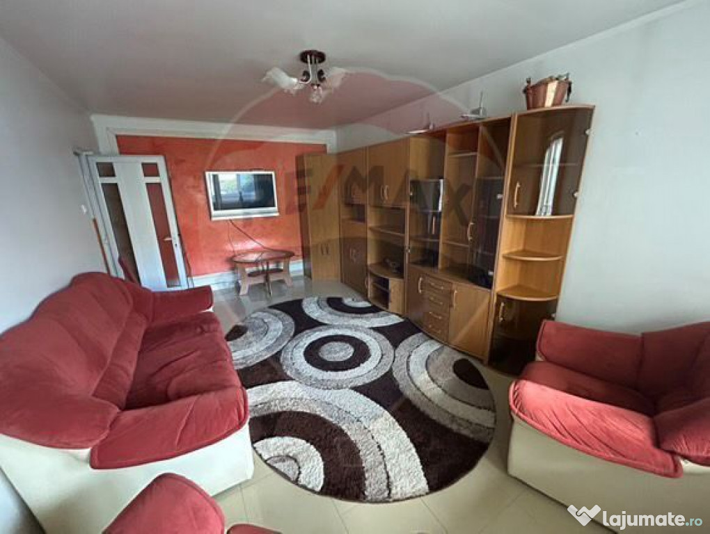 Apartament cu 3 camere de vânzare pe Mihai Viteazu