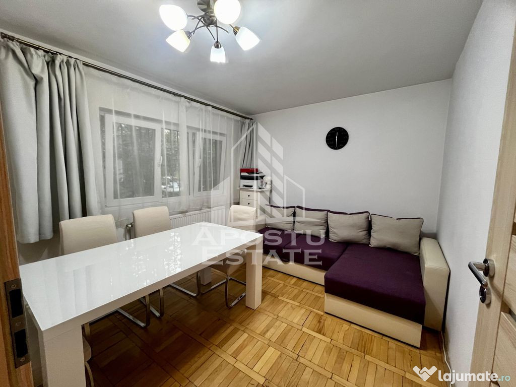 Apartament 3 camere, parter, zona Lipovei