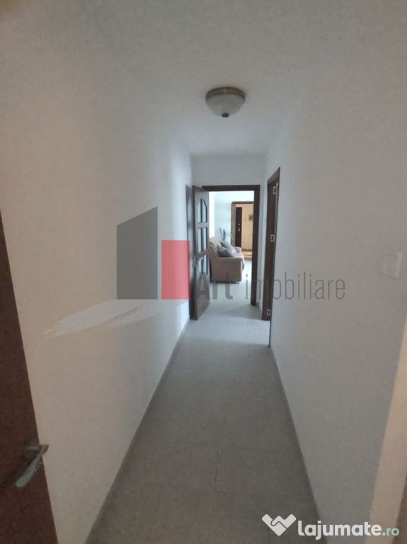Vânzare apartament 3 camere 2 băi cu centrală Brâncov...