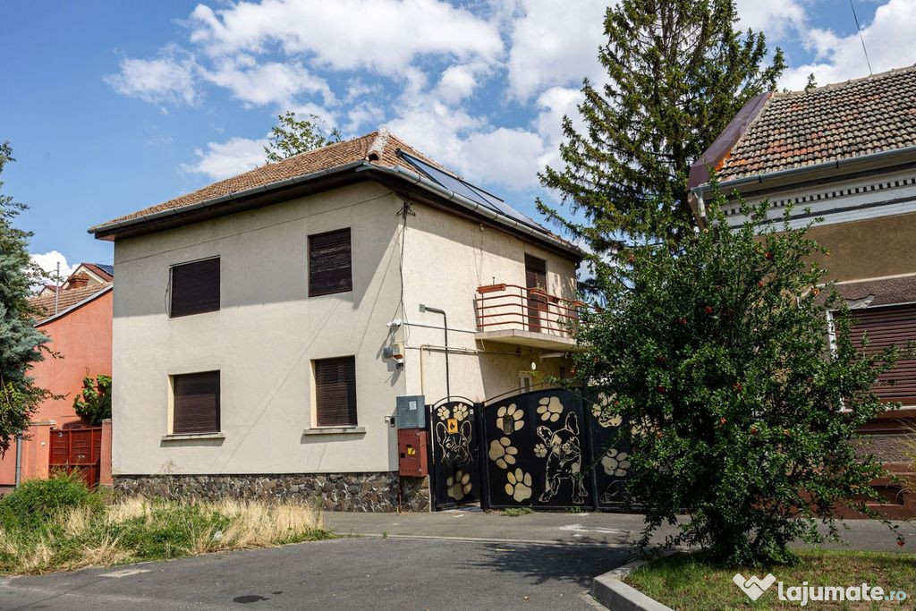 Casă cu teren generos și autorizatie pentru investiție...