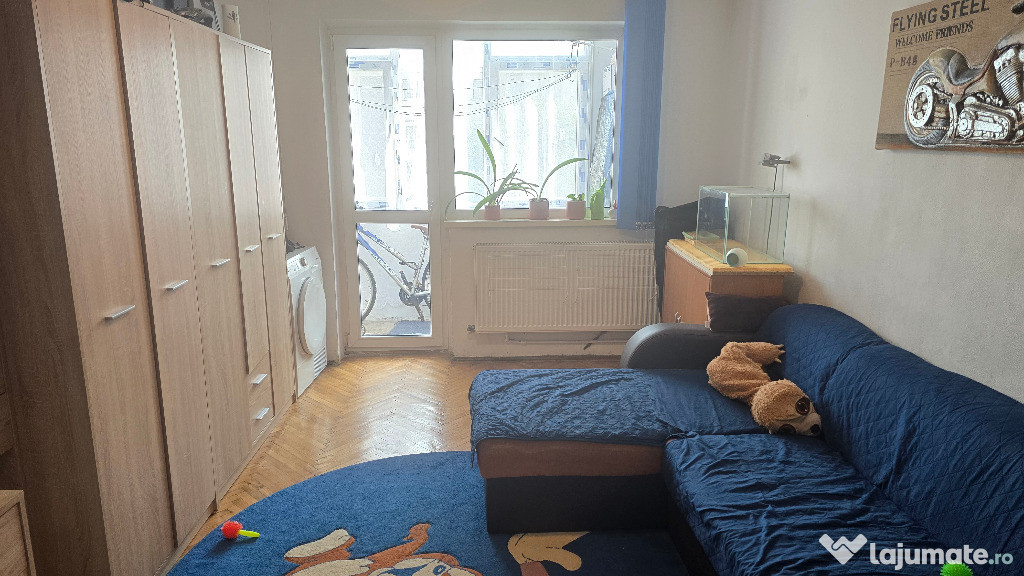 Vand apartament 2 camere cu intrari separate Deva, Bld. Dacia, etaj 3