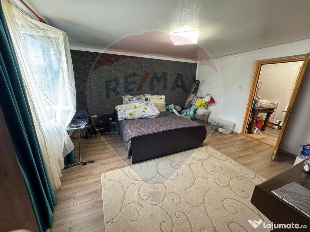 Casă / Vilă cu 3 camere in Cârligele