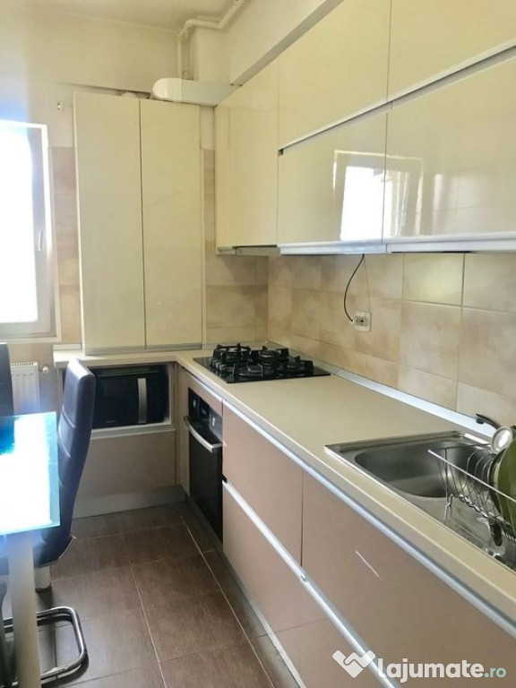Doua camere,decomandat,Tatarasi vis-s-vis de Kaufalnd+parcare,CT