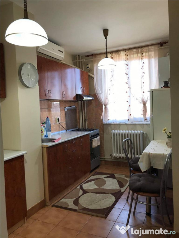 Girocului - 2 Camere - Centrala termica proprie - Decomandat