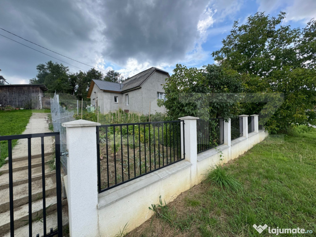 Casă de vânzare la 6 km de Bistrița – ideală pentru o
