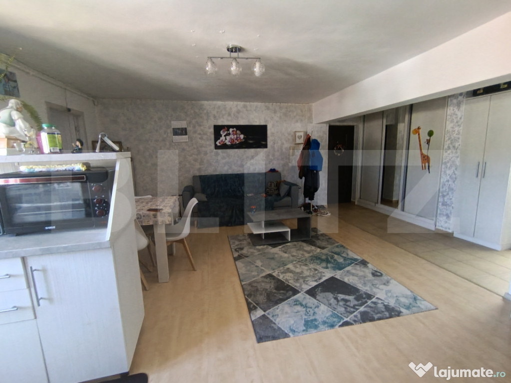 Apartament cu 3 camere și living în suprafață de 87 mp