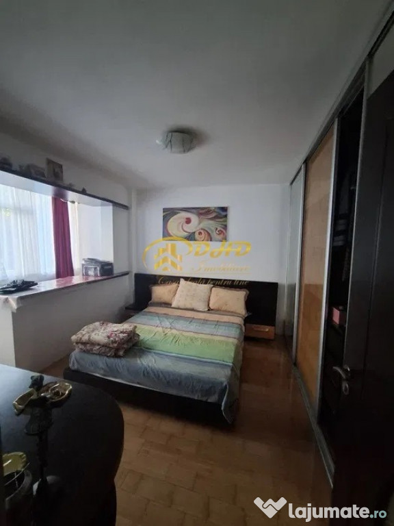 Apartament 3 camere Podul de Piatră