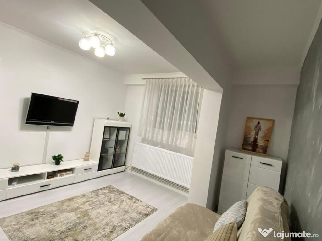 Inchiriez apartament 2 camere decomandat