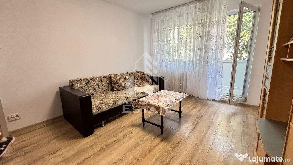 Apartament cu 3 camere zona Spitalului Judetean, etajul d...