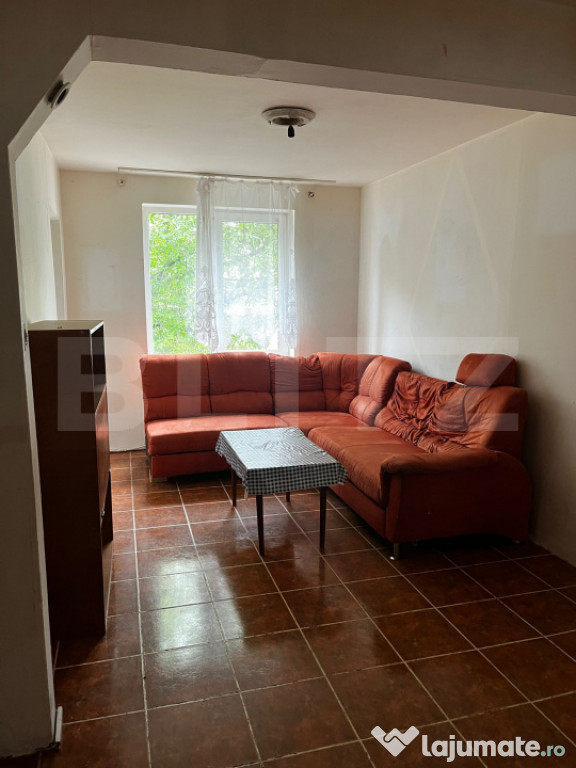Apartament de vanzare 4 camere, Partea de jos a orasului-77m