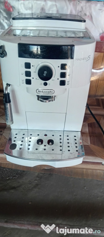 Aparat de cafea DeLonghi