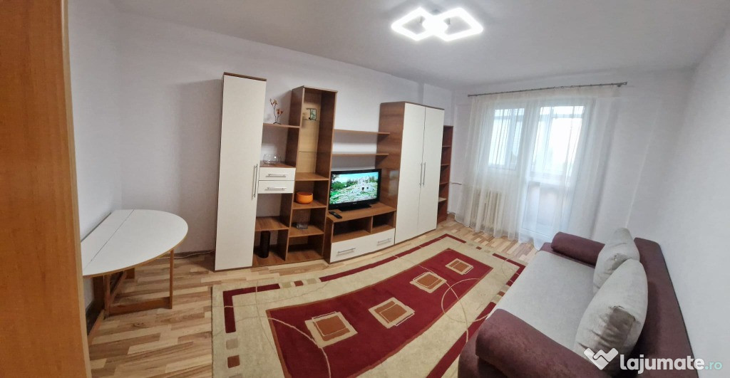 Proprietar - apartament 2 camere dec. sect.3, loc de parcare, Salajan