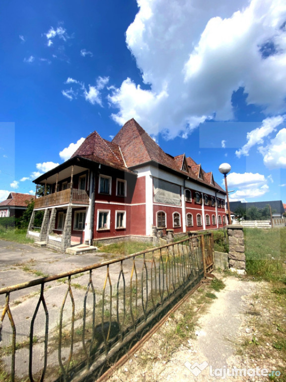 Clădire mixtă cu teren și hală – vad comercial DN11, O