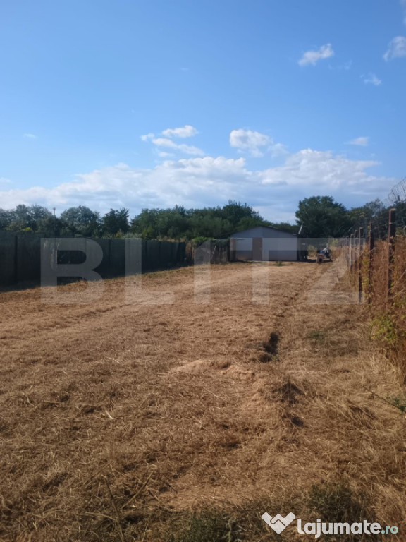 TEREN INTRAVILAN URLETA , 1310m2