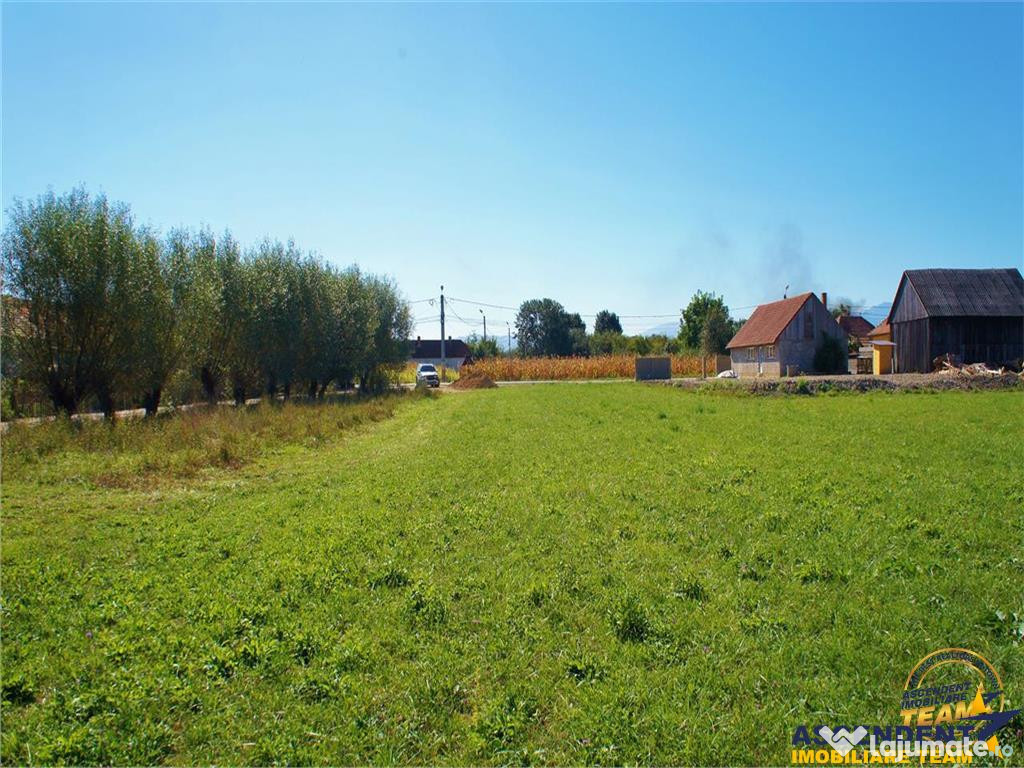 1.700mp intravilan,acces usor,intre case,ideal 2 locuinte in