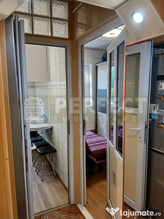 !!! Ap. 3 camere VEST semidecomandat etaj 4, PRET 45000!!!