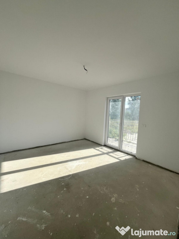 Apartament 3 camere, parter, bloc nou, Radauti