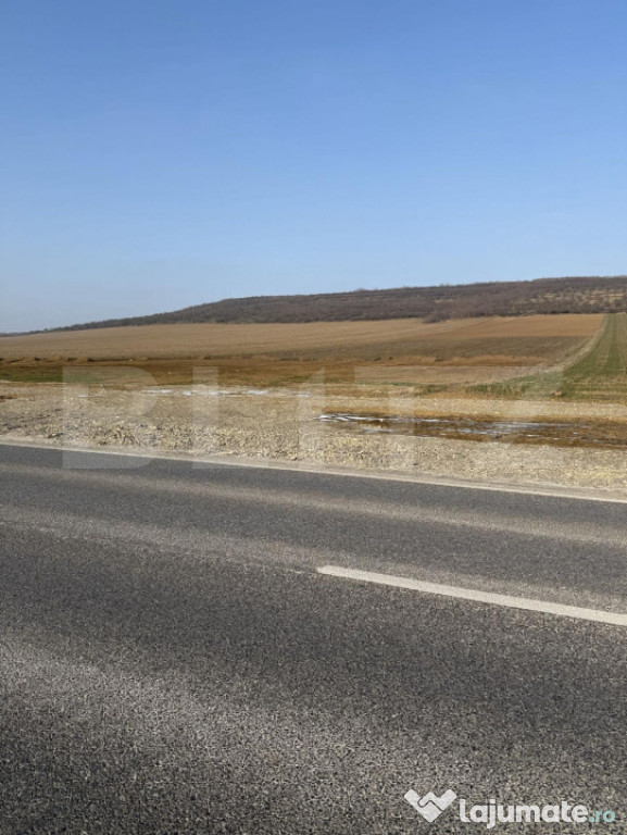 Teren intravilan, 5000 mp ,la DN 85 , la ieșirea din Suceav