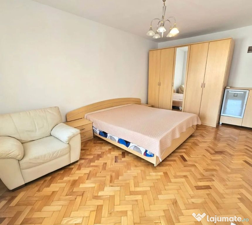 Apartament 3 camere, 67,5 mp plus balcon, Zona Siretului