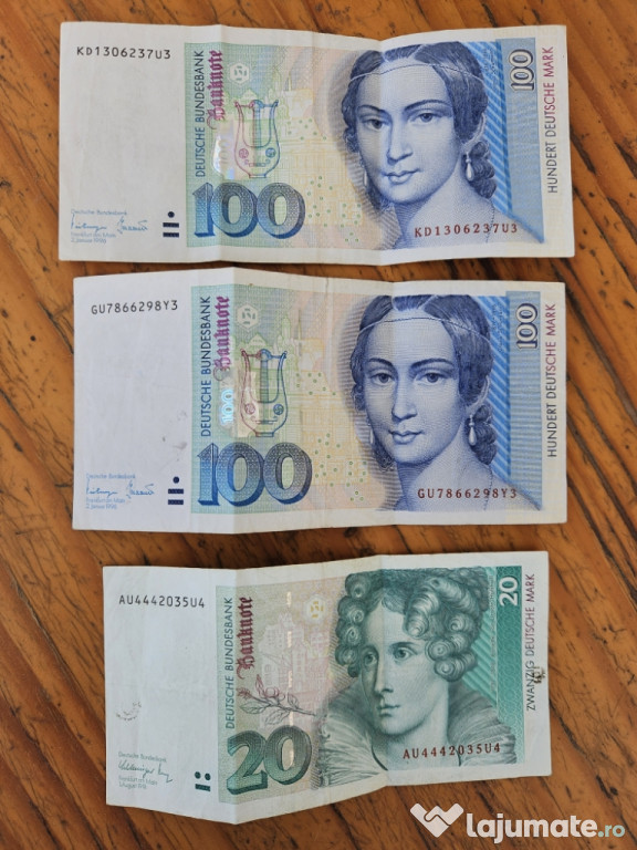 Lot 3 bacnote 220 DM