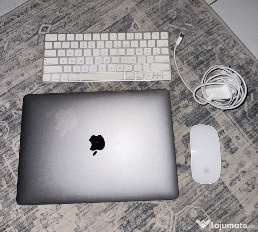 Macbook pro (2019) (magic mouse,keyboard)