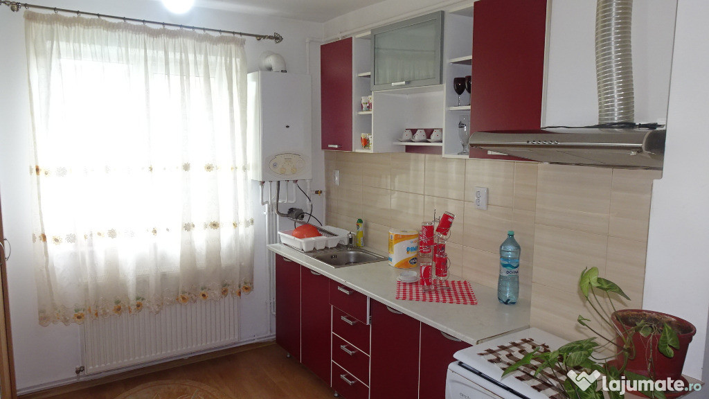 Inchiriez apartament 2 camere decomandat in Deva, etaj 3, Marasti,