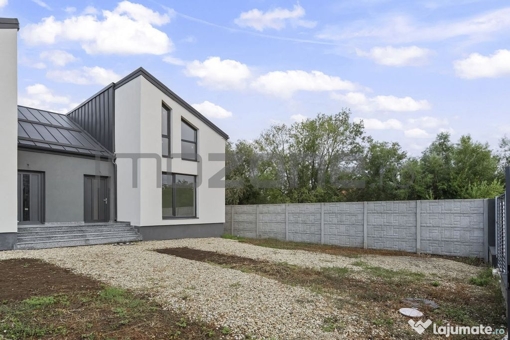 Casa spațioasă P+M, 195 mp, 3 dormitoare și 3 băi –...
