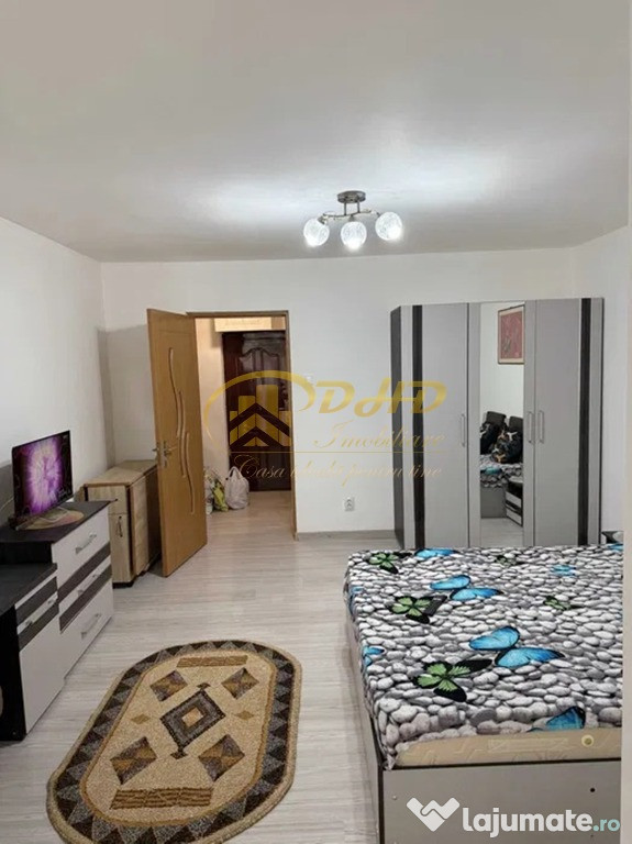 Apartament decomandat cu o camera in Tatarasi, zona Flora
